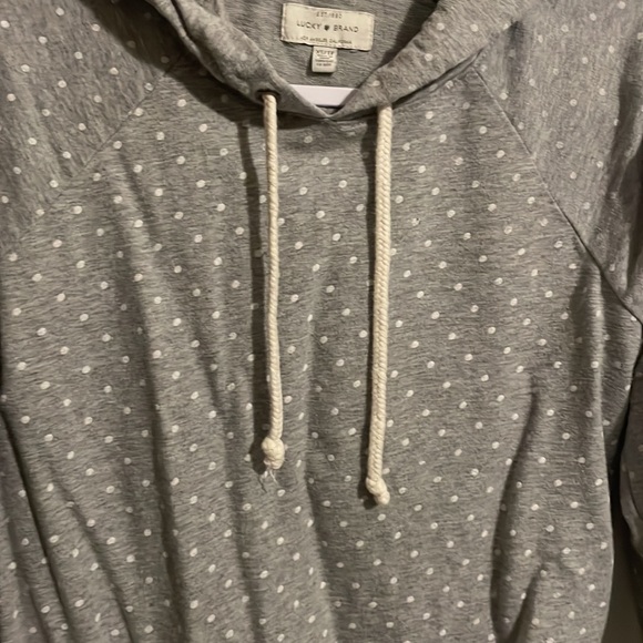 3/$25💙 Lucky Brand Sweatshirt - Picture 3 of 5